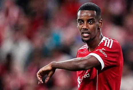 Alexander Isak's First Appearance Brings Star Power Despite Evident Lack of Match Fitness