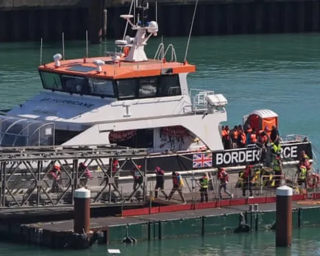 UK Ministers Insist Migrant Returns Agreement with France Goes Ahead Despite Court Injunction