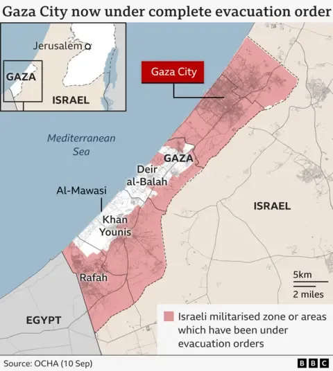 Numerous Gaza Residents Flee as Military Troops Advance Deeper into Urban Areas