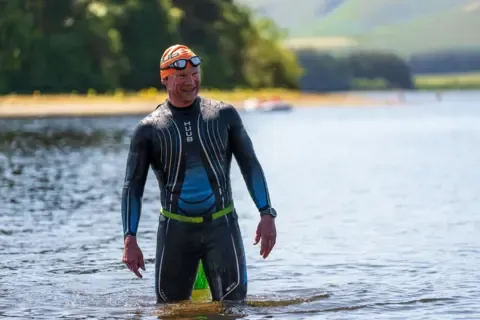 Each Seven Days, He Goes Back to the Bay In Which His Wife Passed Away