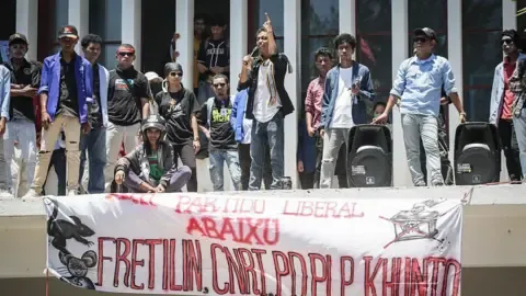 Timor-Leste Cancels Proposal to Supply Free Vehicles for MPs Following Mass Demonstrations