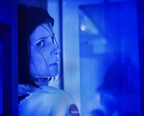 The Astronaut Film Analysis: Jump-Scares and Mysterious Phenomena in a Luxury Setting